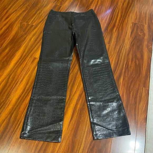 Currants Black Croc-Embossed Flare Pants size 7 - Picture 2 of 9